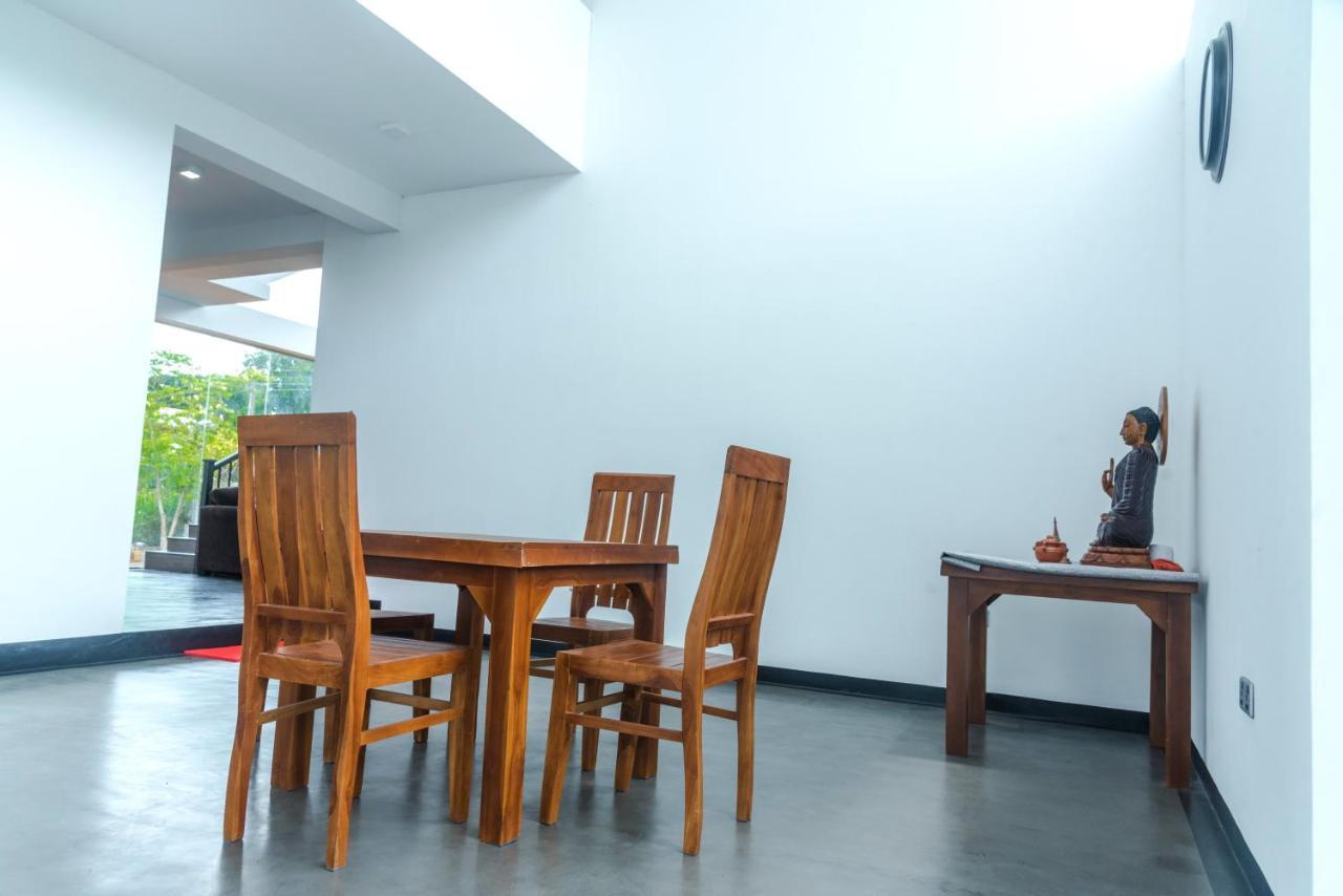 Black Mustang Hotel Dambulla Luaran gambar
