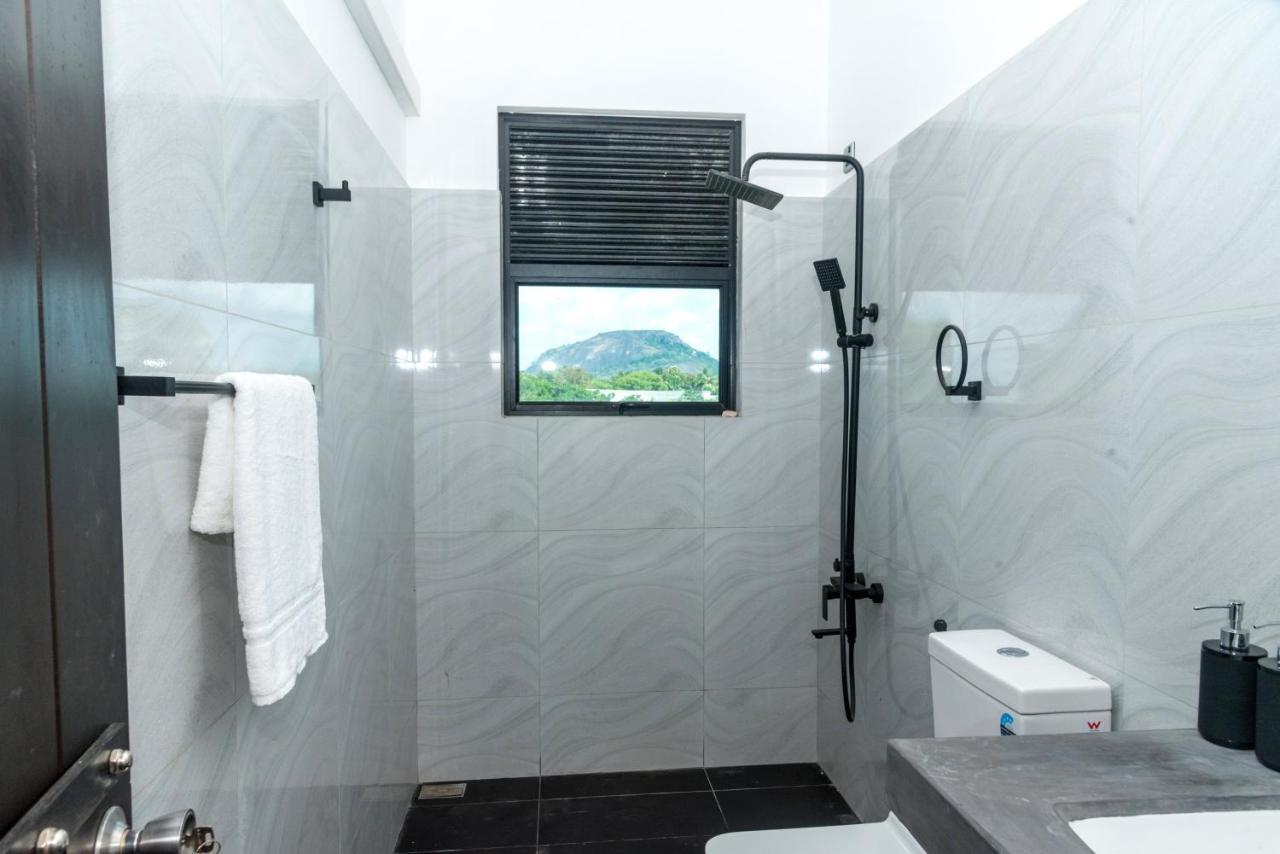 Black Mustang Hotel Dambulla Luaran gambar