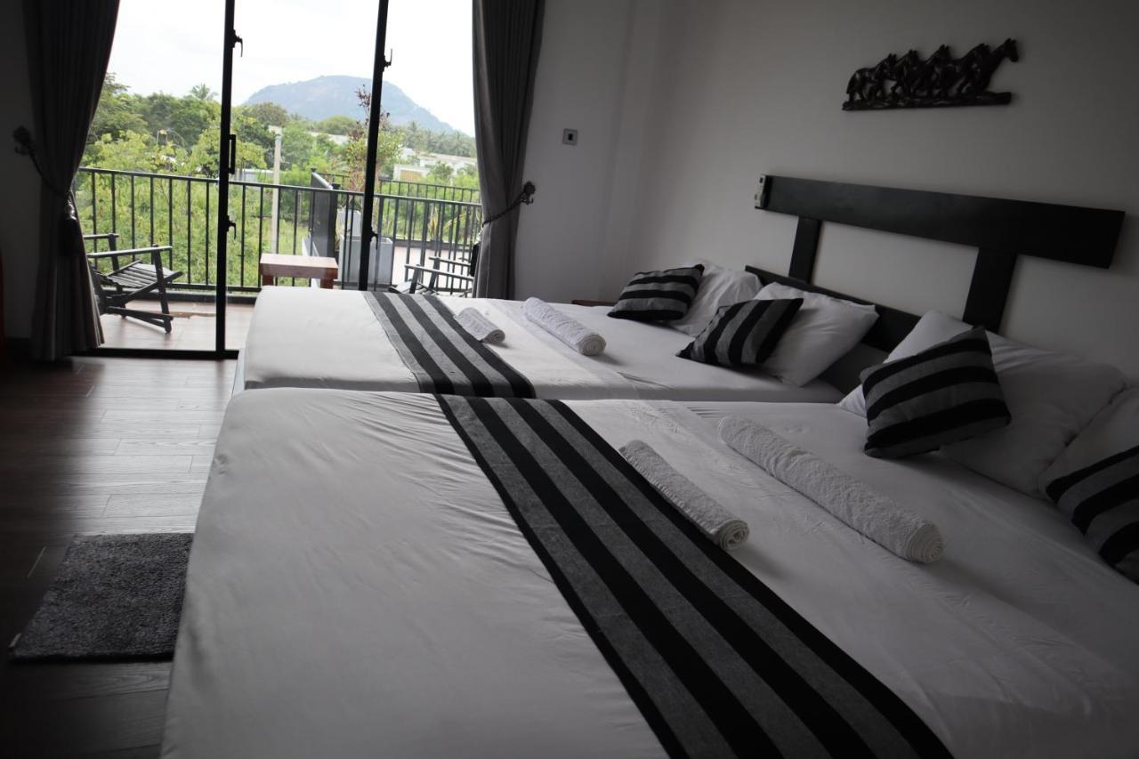 Black Mustang Hotel Dambulla Luaran gambar